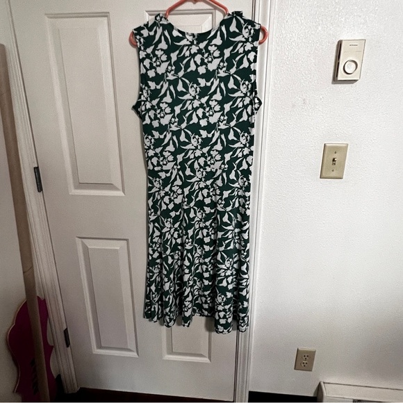 LEOTA Felicity Sleeveless Green Floral Faux Wrap Dress - size Extra Large Summer - Picture 3 of 6
